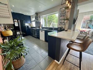 Open Plan Kitchen- click for photo gallery